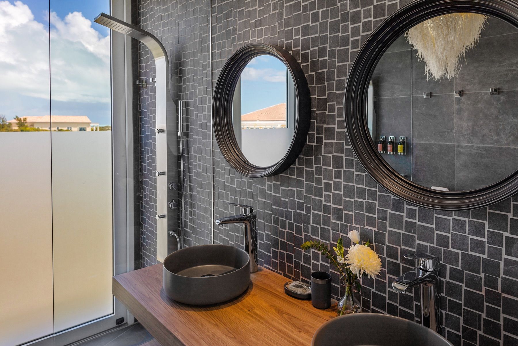 Ensuite